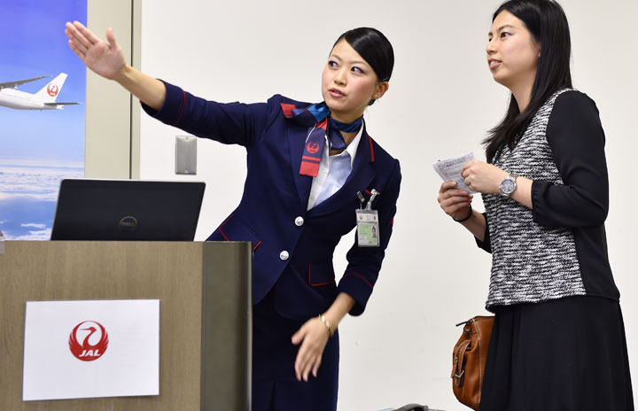 Jal 羽田の空港係員が接客コンテスト予選会 首位奪還なるか