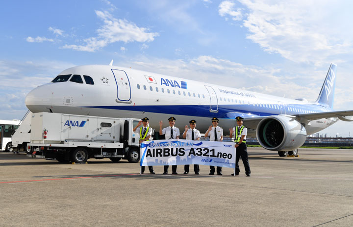 ANA、A321neo初号機が羽田到着 12日に国内線就航、全席個人モニター完備