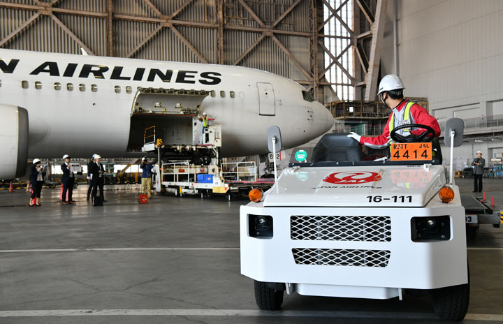 ZMP、JALと成田空港で自動走行実験 20年にトーイングトラクターで