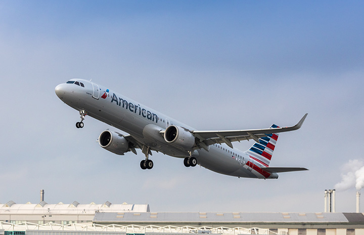 アメリカン航空、A321neo初号機受領 4月就航