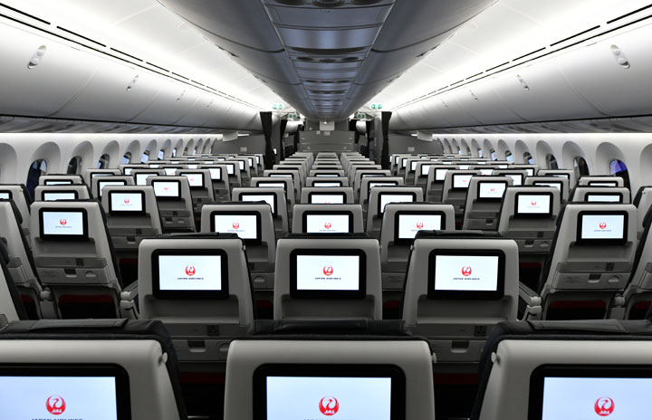 普通席も全席モニターと電源完備 写真特集・JAL 787国内線仕様機（3）