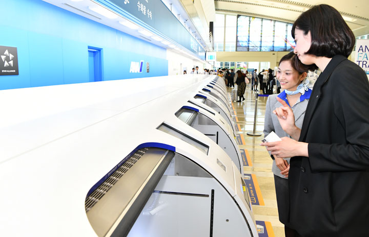 那覇空港 スーツケース ストア 場所