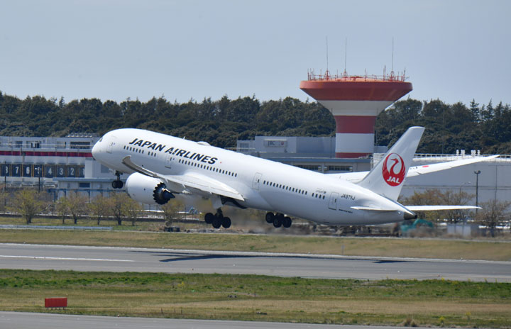 Jal ベンガルール発臨時便用787が成田出発 邦人帰国で