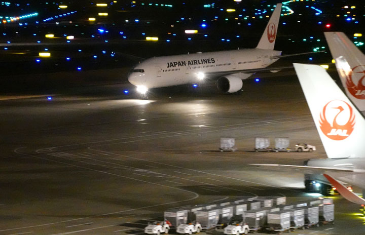 エンジン不具合のJAL 777、那覇で修理終え羽田帰還 2カ月半ぶり