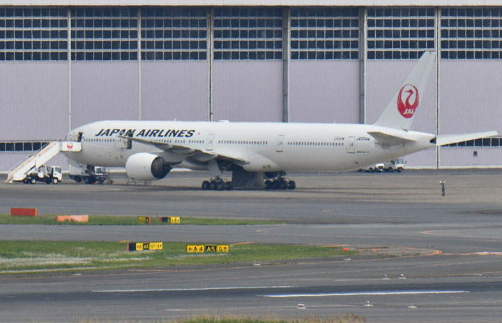 JAL国内線777-300が2機抹消 国交省航空機登録22年8月分