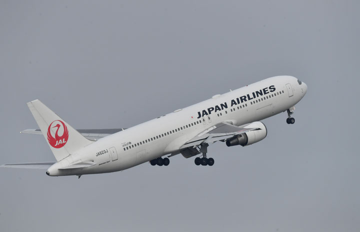 JAL, dispatcher and pilot commentary Charter 1/23 to / from Narita thumbnail