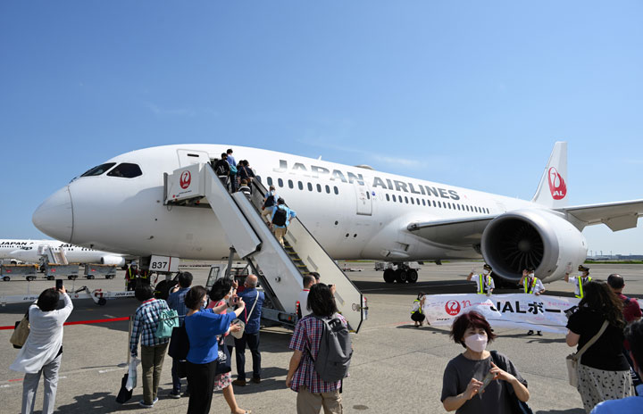 JAL、787就航10周年で羽田発着チャーター ボストンちなんだ機内食も