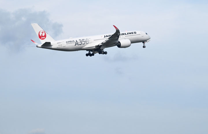 JALのA350、札幌行きJL521便が無線機故障　ライトガンで着陸許可