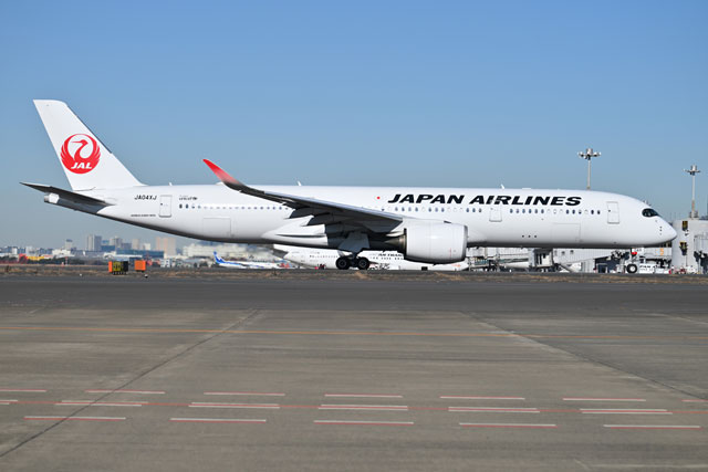 JAL A350-1000、ロゴ入り2機並ぶ 特集・777-300ERから進む世代交代